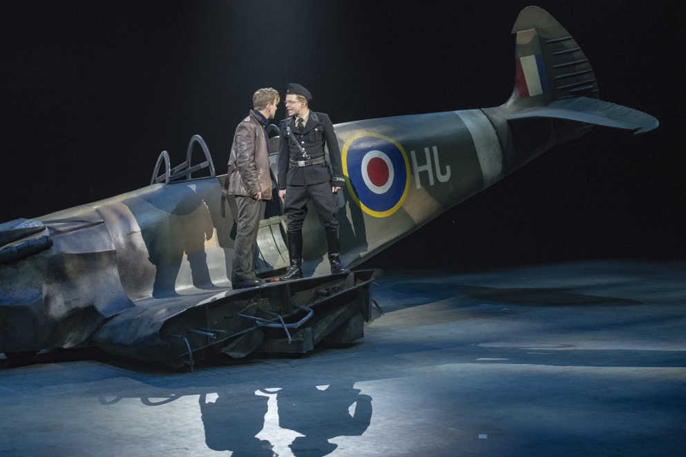 Feature: SPEKTAKEL-MUSICAL 40-45 VANAF 2024 EXCLUSIEF IN BARNEVELD TE ZIEN at Midden Nederland Hallen!  Image