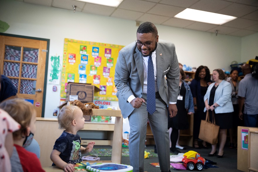 Lt. Gov. Austin Davis greets Shady Lane School students